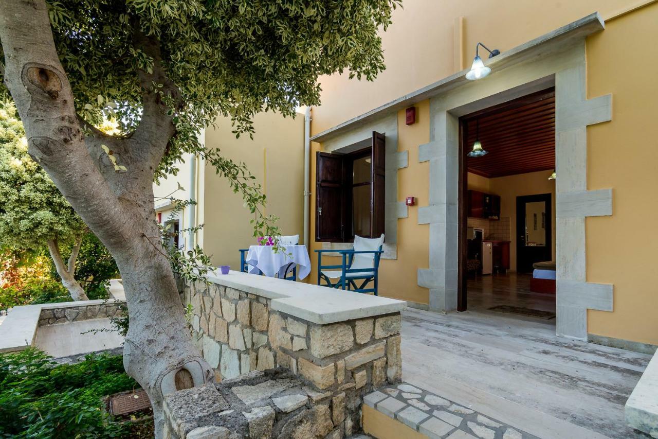 Iliopetra Aparthotel Douliana ภายนอก รูปภาพ