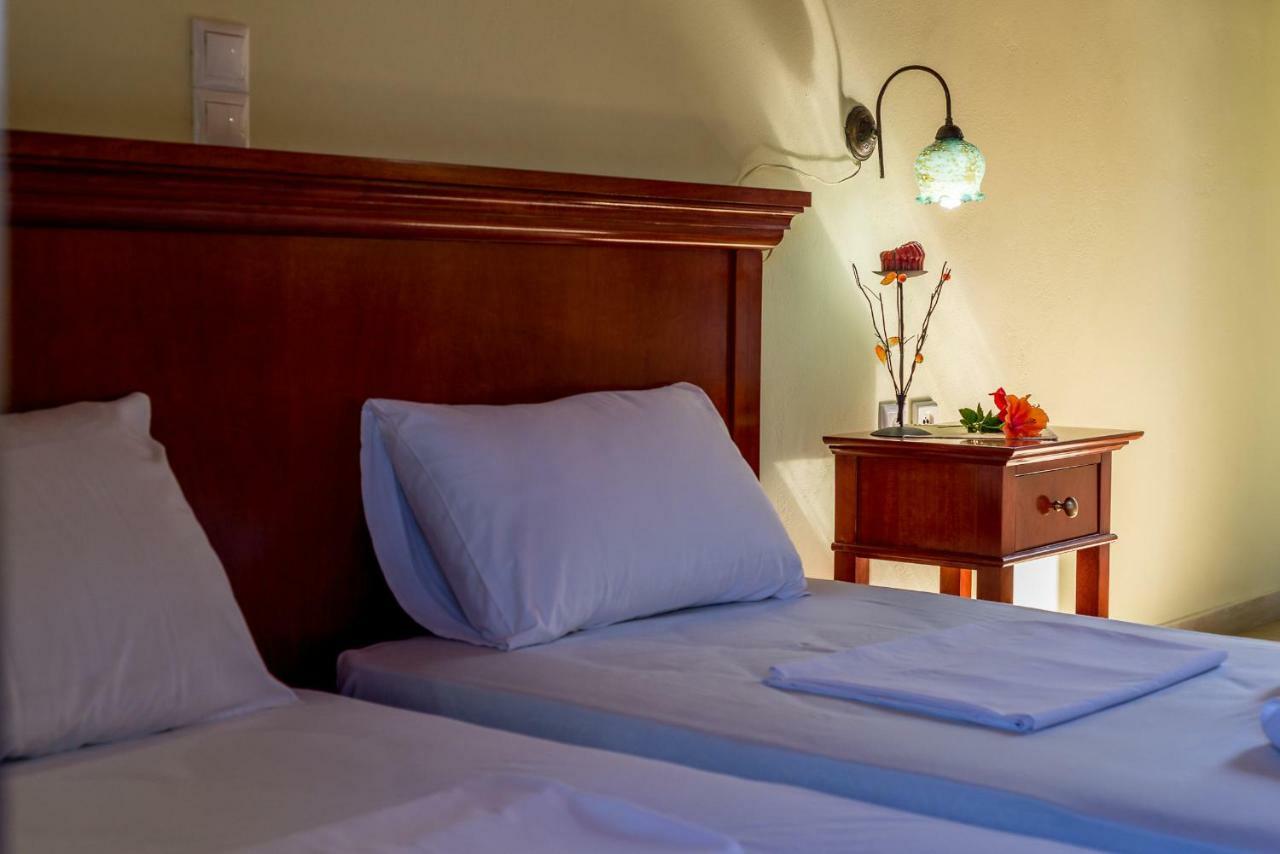 Iliopetra Aparthotel Douliana ภายนอก รูปภาพ
