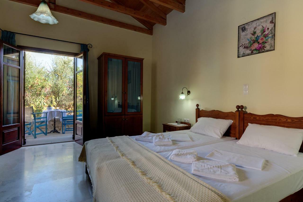 Iliopetra Aparthotel Douliana ภายนอก รูปภาพ