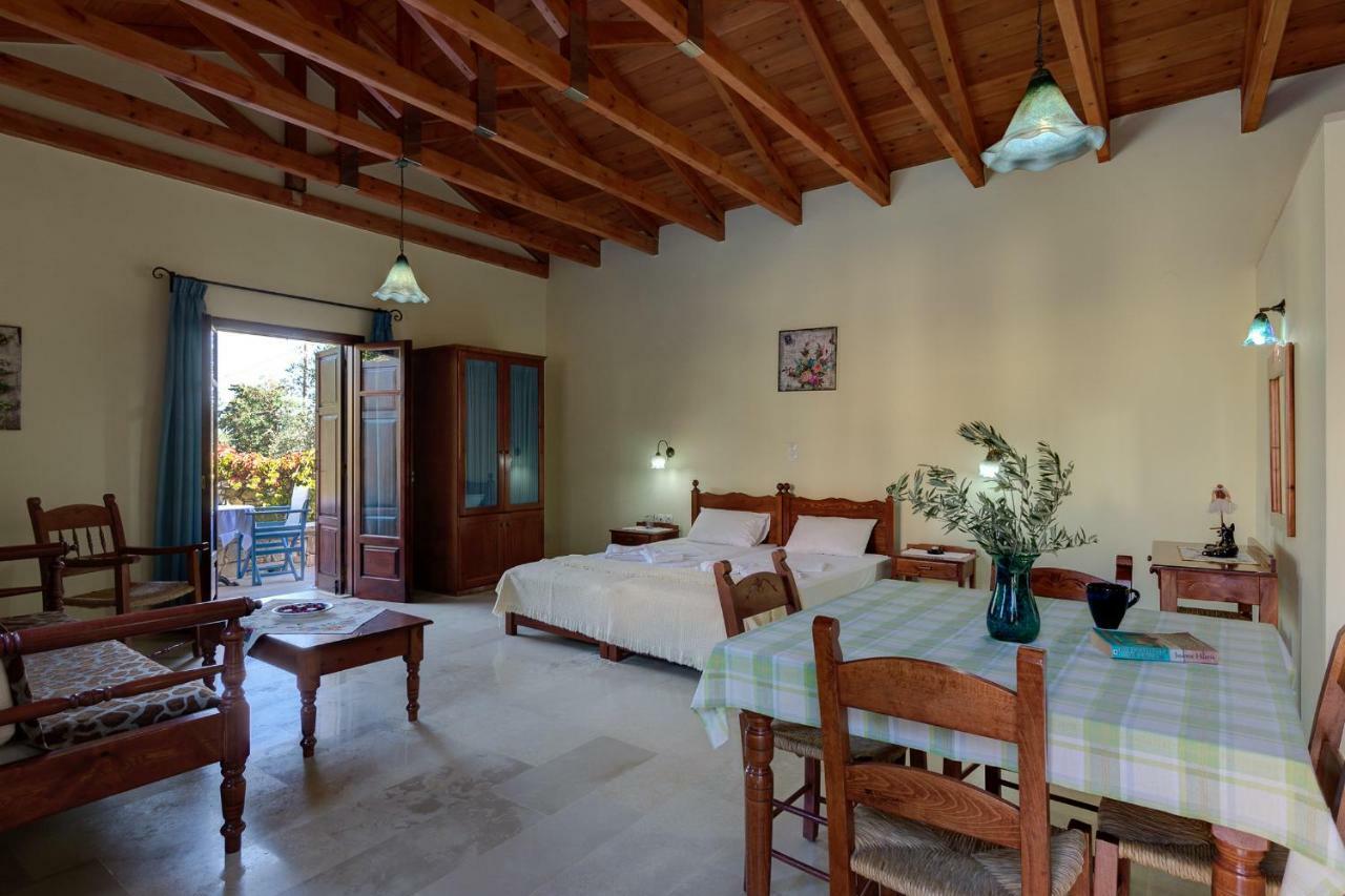 Iliopetra Aparthotel Douliana ภายนอก รูปภาพ