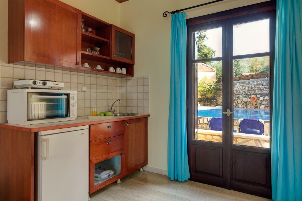 Iliopetra Aparthotel Douliana ภายนอก รูปภาพ