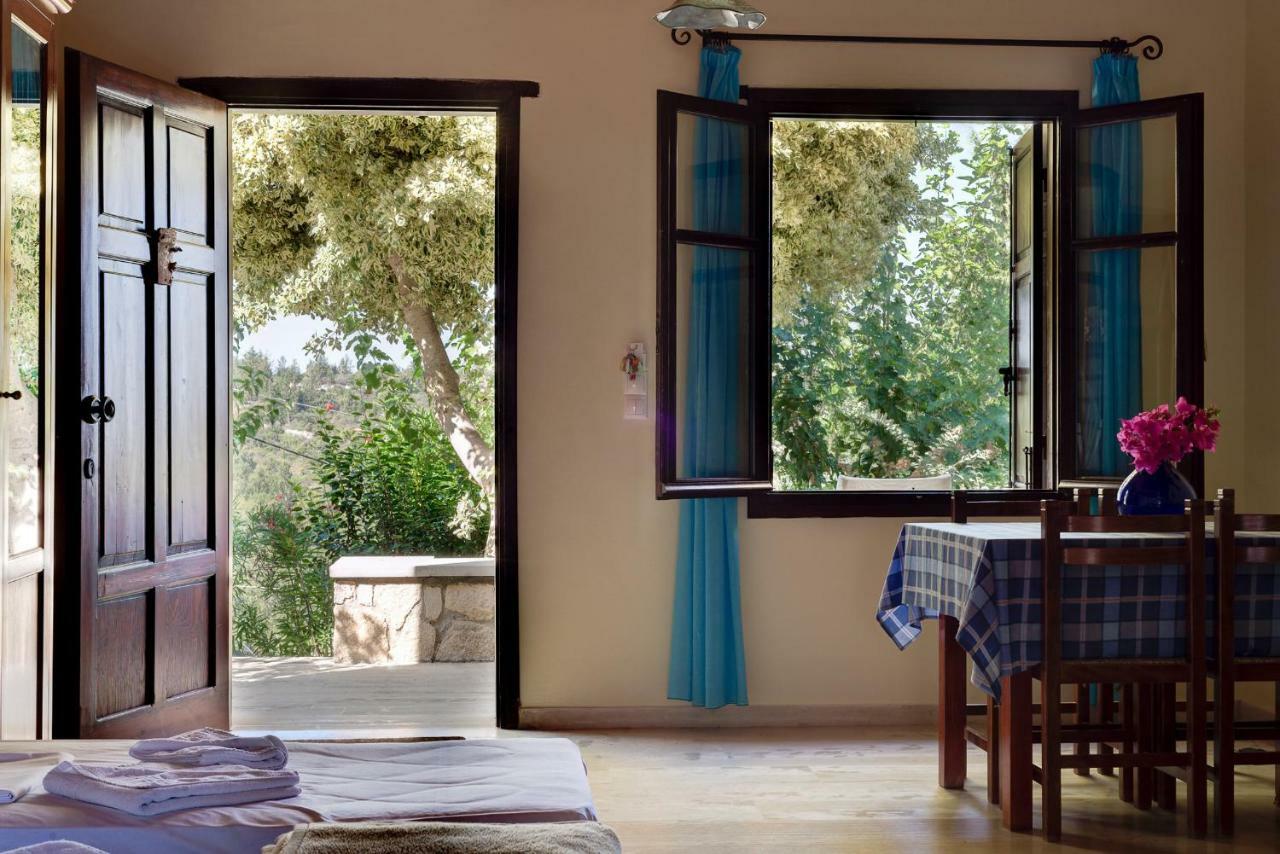 Iliopetra Aparthotel Douliana ภายนอก รูปภาพ