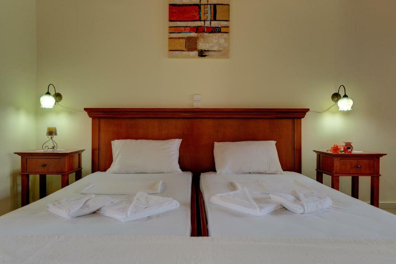 Iliopetra Aparthotel Douliana ภายนอก รูปภาพ