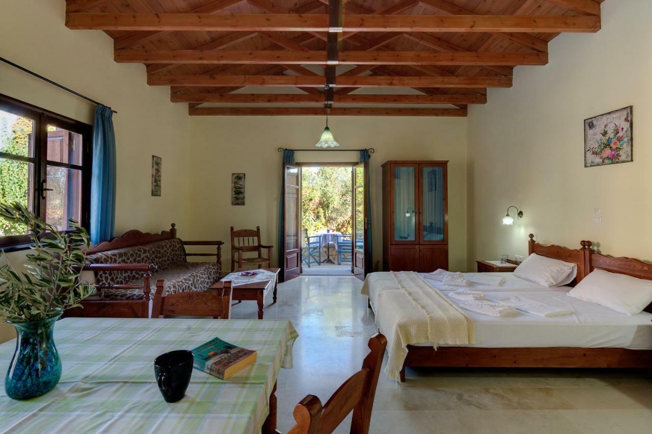 Iliopetra Aparthotel Douliana ภายนอก รูปภาพ