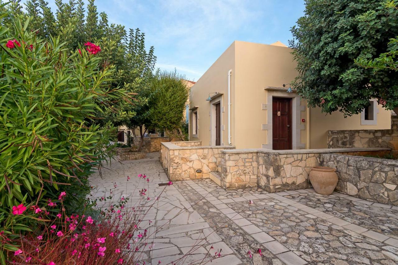 Iliopetra Aparthotel Douliana ภายนอก รูปภาพ