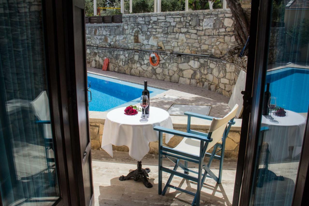 Iliopetra Aparthotel Douliana ภายนอก รูปภาพ